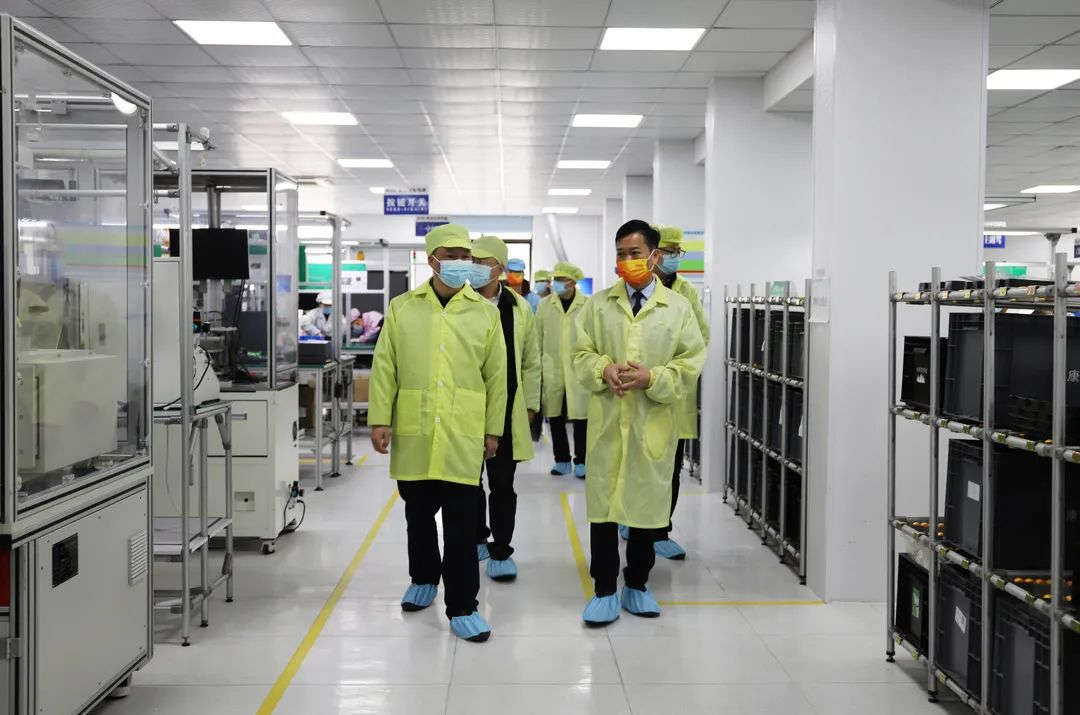 智能電器新突破 樂清市副市長葉序鋒一行調研康信電器集團電子科技研發工作